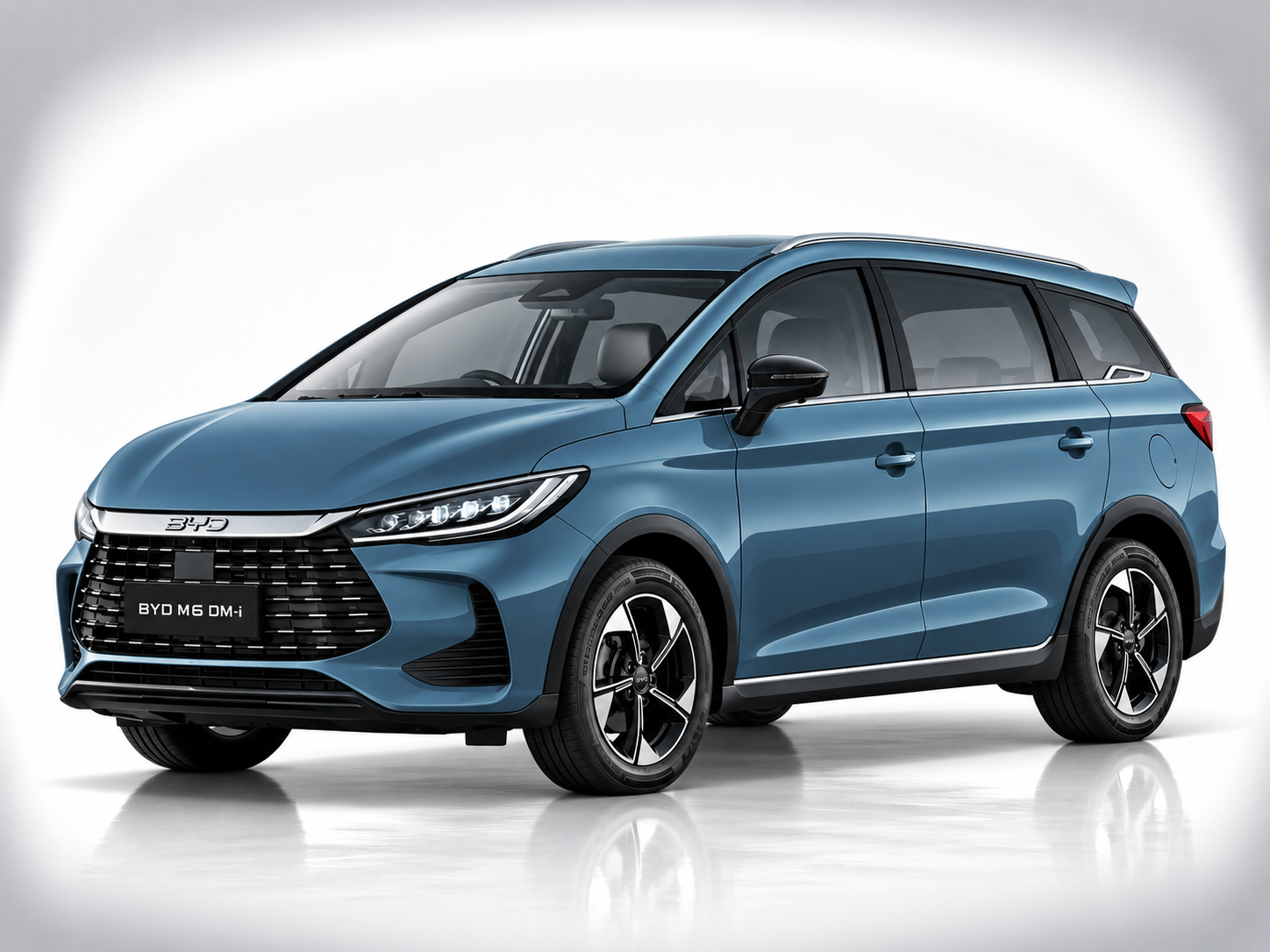 BYD M6 DM-i Quartz Blue